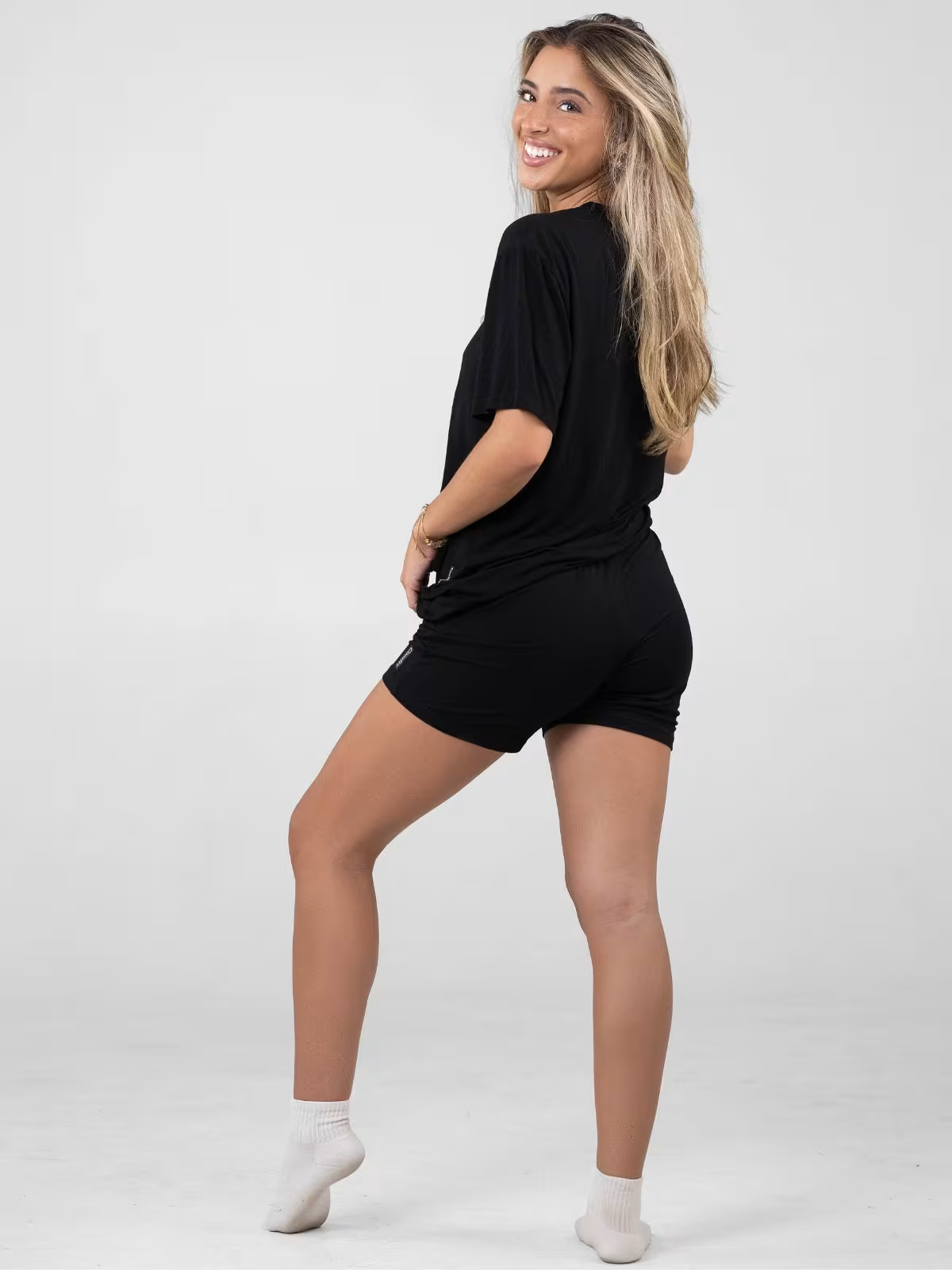 Essential Summer Set – Where Style Meets All-Day Comfort